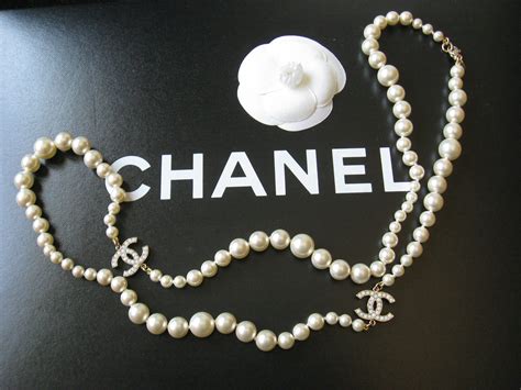 collar de perlas chanel